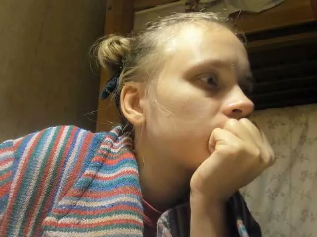 esterjohns on BongaCams