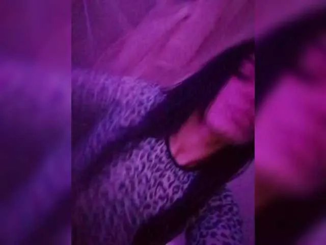 Laylay13 on BongaCams