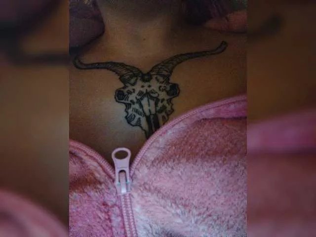 LittleDelora on BongaCams