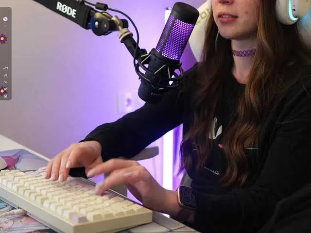 lollipop-o on BongaCams