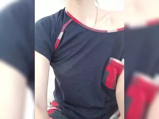 NinonDePeace on BongaCams