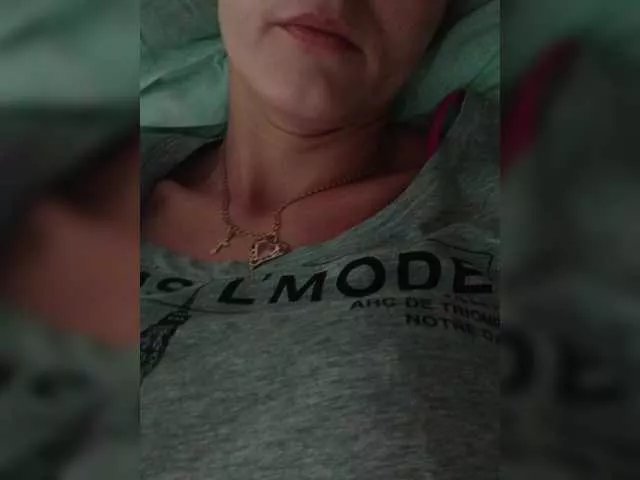 NinonDePeace on BongaCams