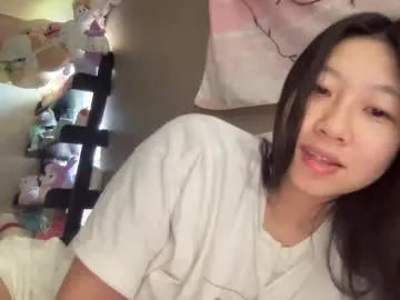 hiddenr0se on Chaturbate