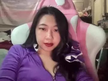 hiddenr0se on Chaturbate