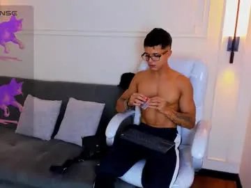 paradise_boy_s on Chaturbate