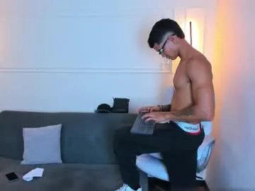 paradise_boy_s on Chaturbate