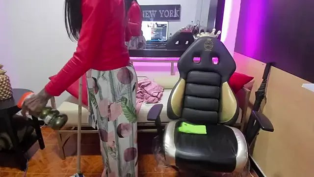 enderlis on StripChat