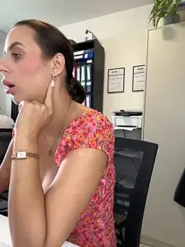 Hii_Lolla on StripChat